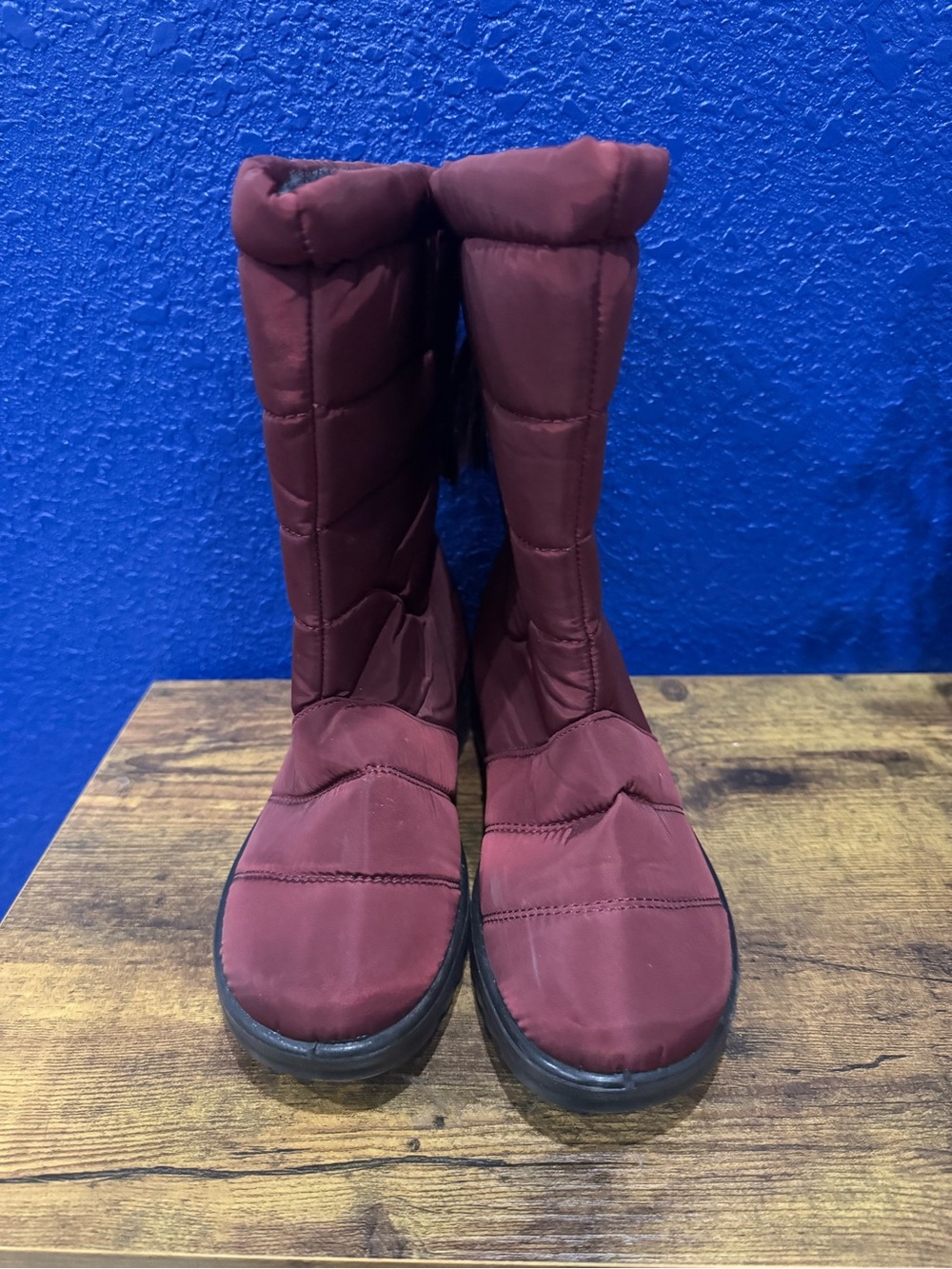 Women's Winter Puffer Boots in Burgundy